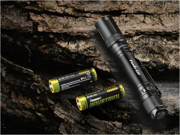 Fenix E20 V2.0 lukturis Photo 10