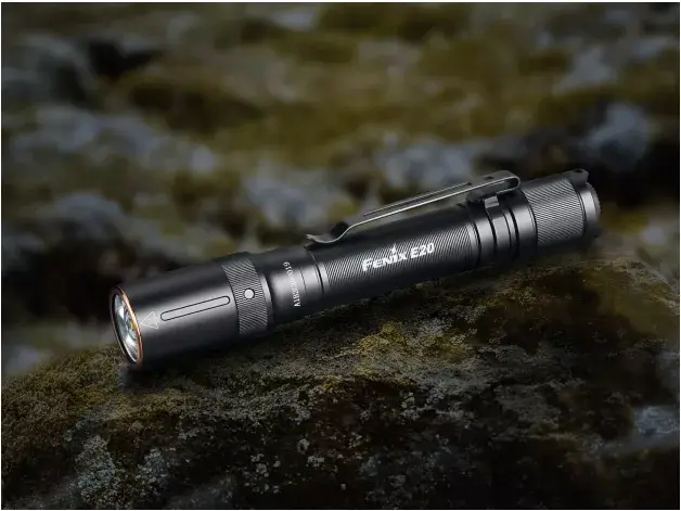 Fenix E20 V2.0 lukturis Photo 11