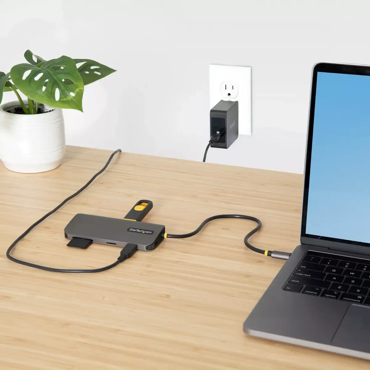 StarTech USB‑C daudzfunkcionālais adapters 4K@60Hz Photo 11