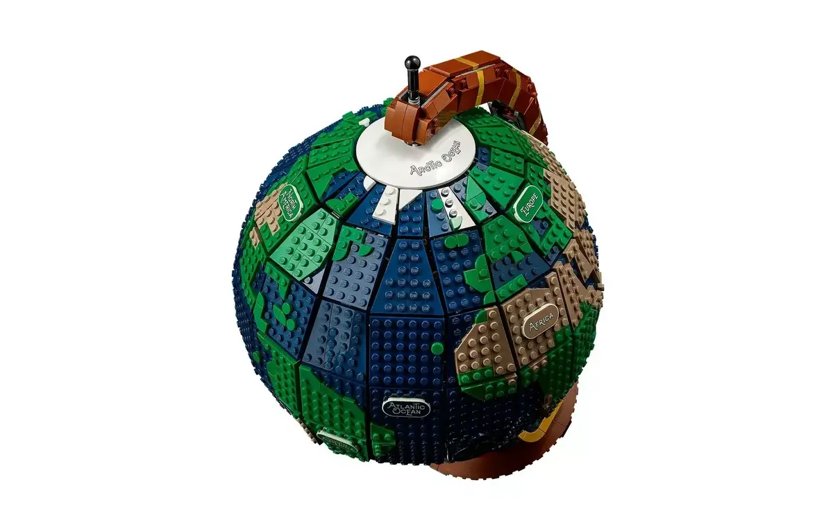 LEGO Ideas 21332 THE GLOBE 3D globe model Photo 5