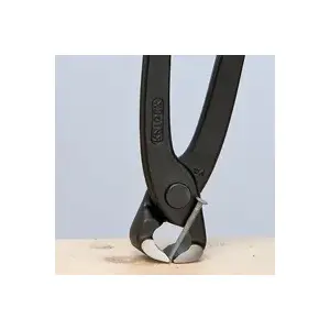 Кусачки для бетонных гвоздей Knipex 12 мм, модель 99 00 220K12EAN – монтажные клещи