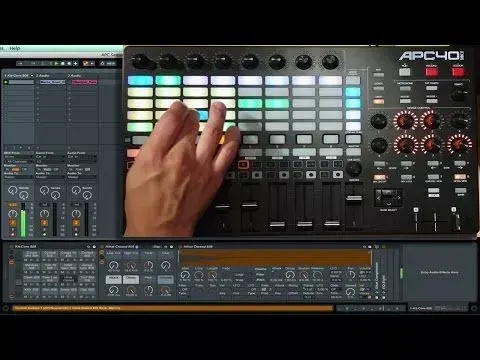 AKAI APC40 MKII DJ controller — 9 channels Photo 6