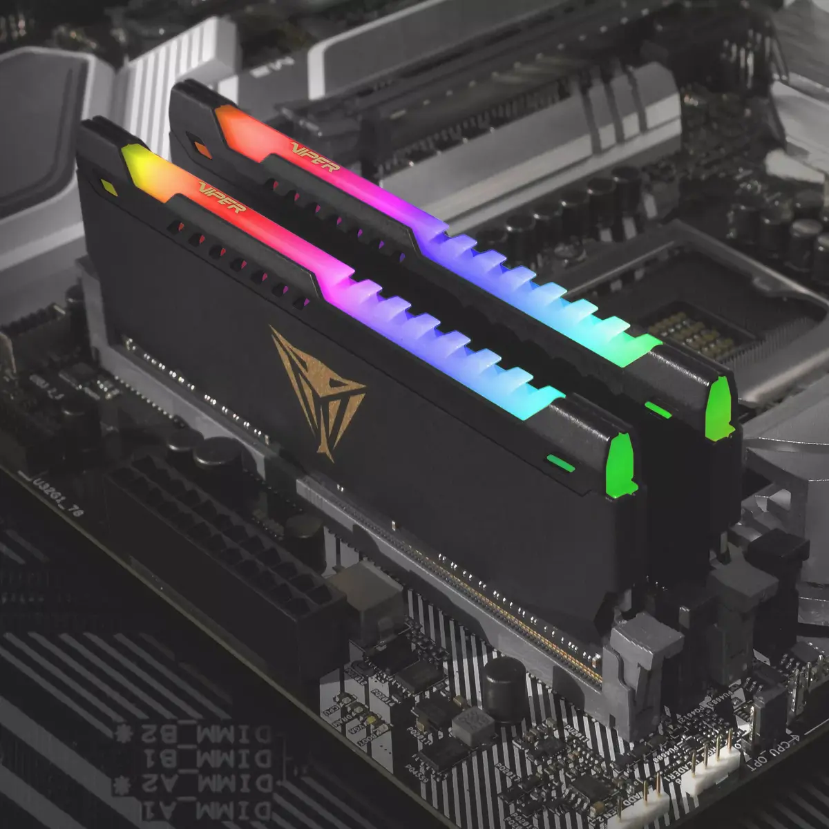 PATRIOT Viper Steel RGB DDR4 32GB 3200MHz Photo 12
