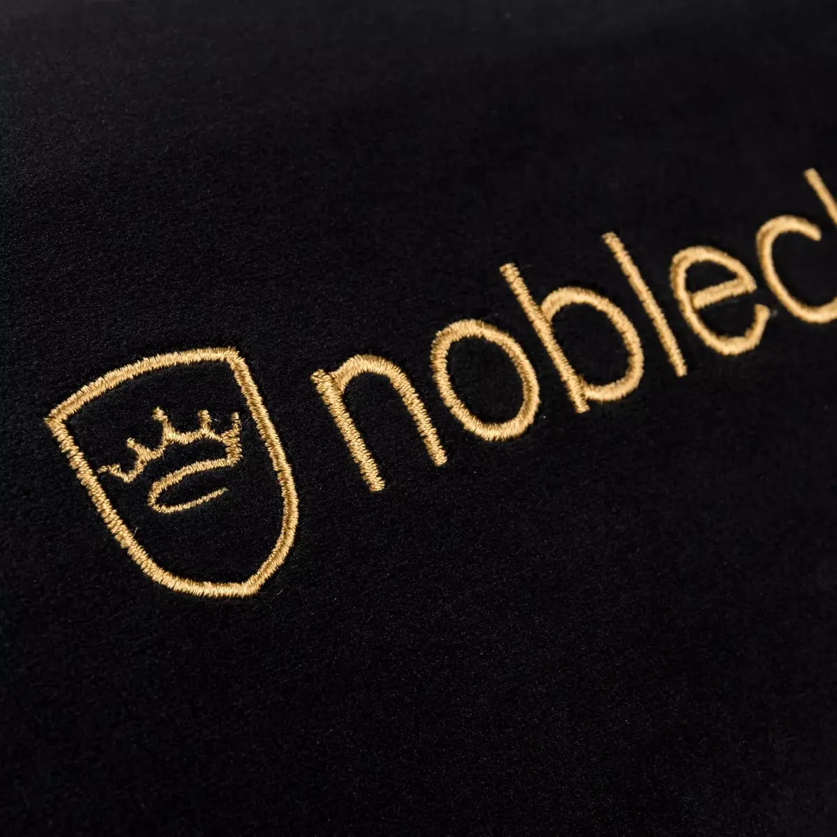 noblechairs набор подушек чёрный/золото — 2 шт. Photo 5