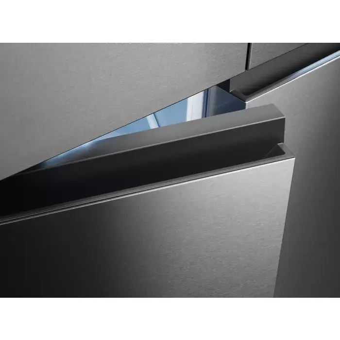 Electrolux ELT9VE52U0 Side-by-Side Refrigerator Photo 6