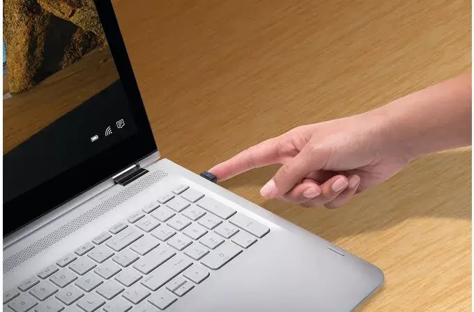 Сканер отпечатков пальцев Kensington VeriMark для Surface Photo 5