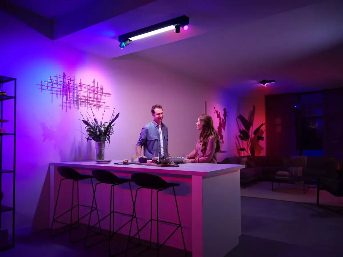 Viedais apgaismojums Philips Hue Centris Photo 5