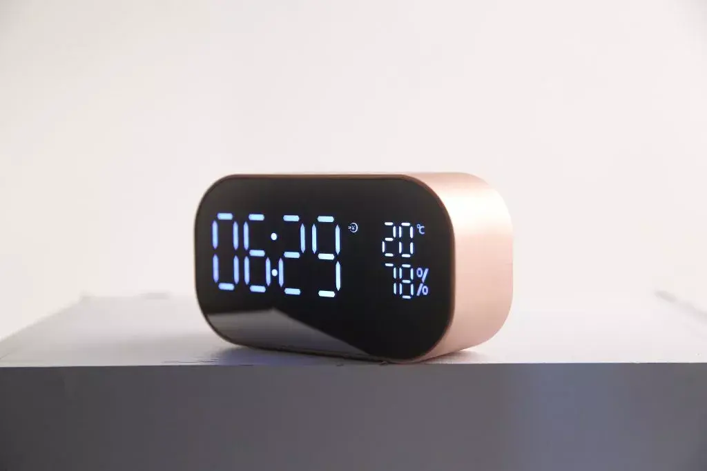 AKAI ABTS-S2GD Clock Radio Photo 2