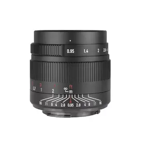 Lens 7Artisans 35mm F0.95 for MILC, 11 elements/8 groups, 0.37 m close focus, metal mount, 52 mm filter, 369 g