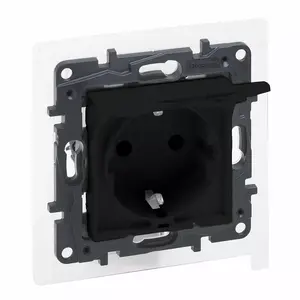 Розетка Legrand 863523 IP44 с защитной шторкой и пружинными клеммами, черная