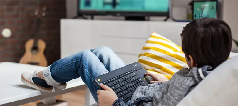 Беспроводная клавиатура Logitech K400 Plus Photo 3