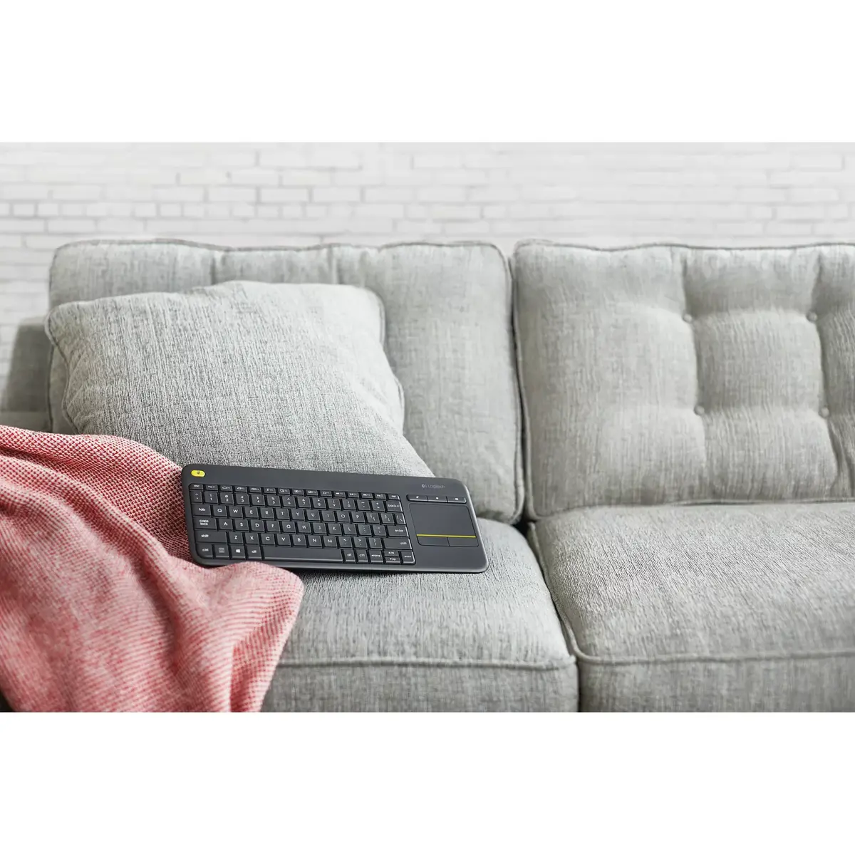 Беспроводная клавиатура Logitech K400 Plus Photo 7