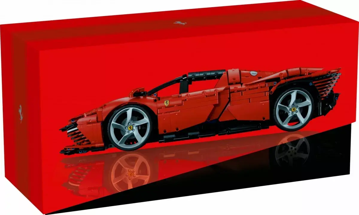 LEGO Technic Ferrari Daytona SP3 1:8, 3 778 pcs Photo 9