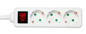 DELTACO GT-0352 Сетевой удлинитель с 3 розетками Type F 5 м белый для помещений с выключателем и защитой от детей