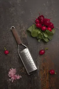 Ручная тёрка Grip Microplane 43302 — нержавеющая сталь, 304×63×18 мм