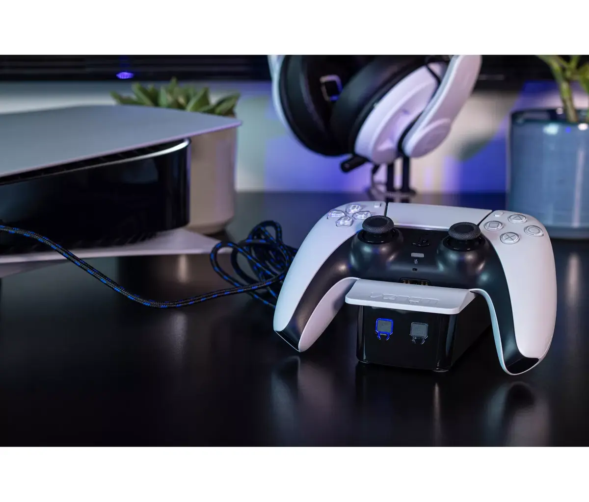 Зарядная станция Venom Twin для PlayStation 5 Photo 9