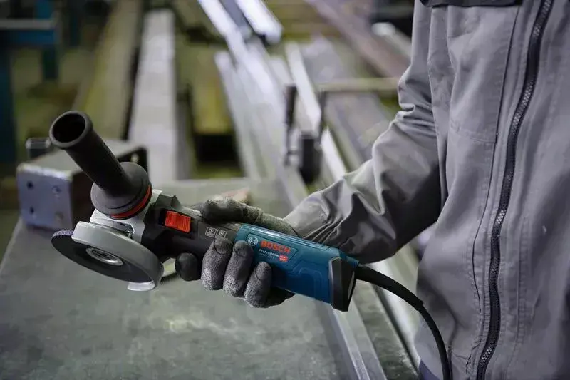 Шлифовальная машинка Bosch GWS 17-125 Photo 2