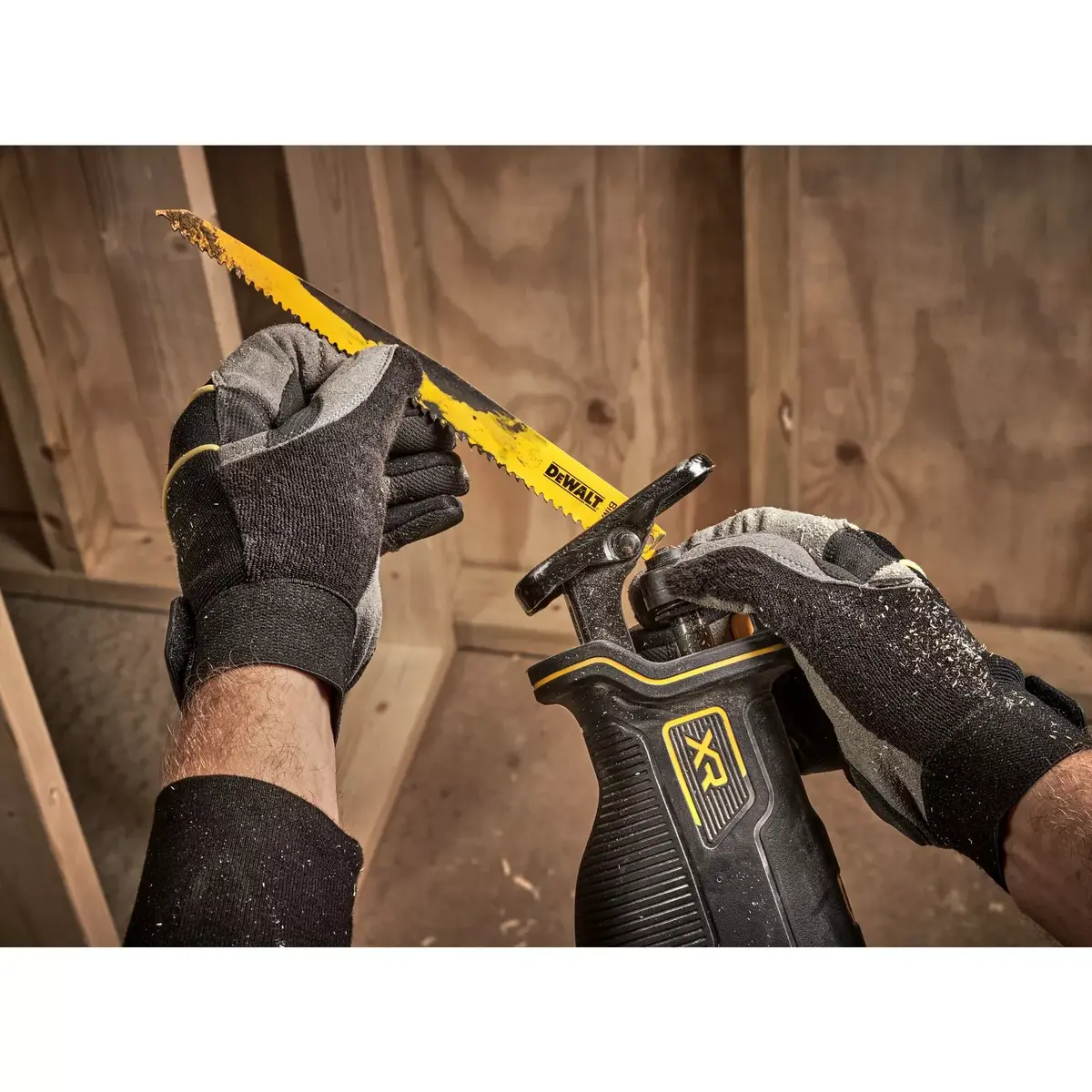 Сабельная пила DeWalt DCS382N-XJ Photo 6