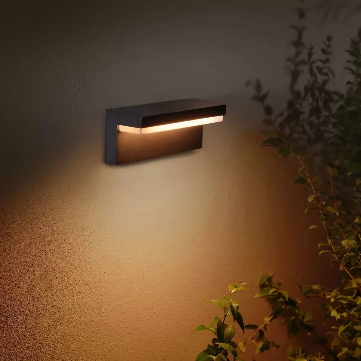 Viedais sienas gaismas Philips Hue Nyro Outdoor Photo 3