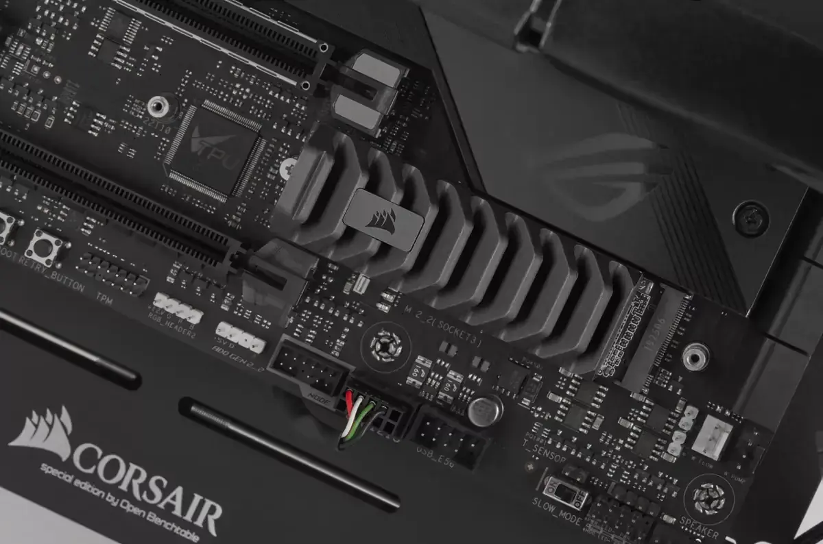 SSD диск Corsair 8 ТБ MP600 PRO XT Photo 2