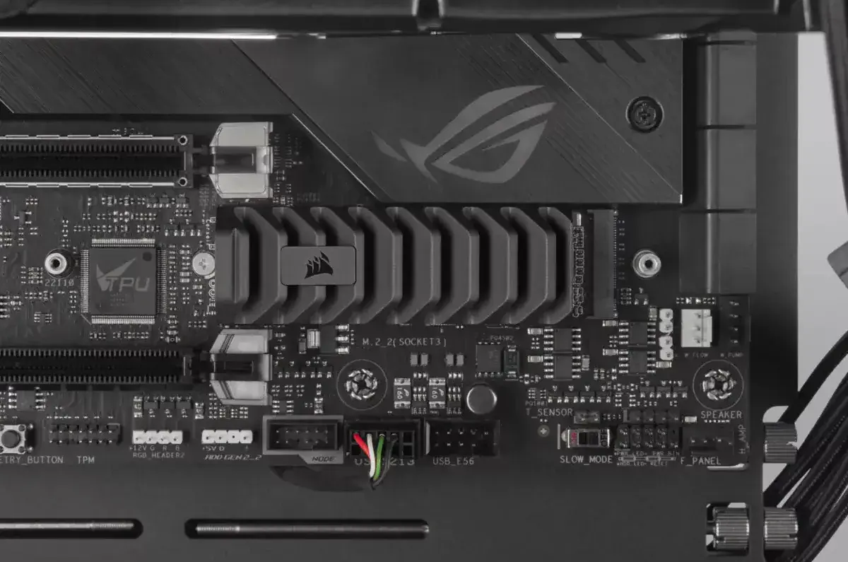 SSD диск Corsair 8 ТБ MP600 PRO XT Photo 4