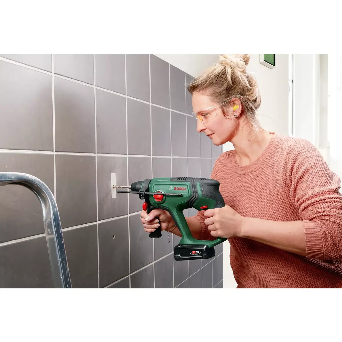Перфоратор Bosch UniversalHammer 18V Photo 6