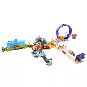 Disney Pixar Cars Disney and Pixar Cars On the Road Showtime Loop Playset