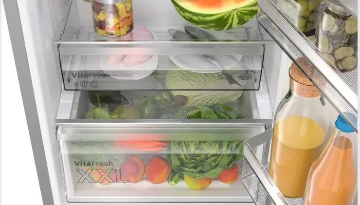 Bosch Serie 4 KGN367ICT fridge-freezer Photo 6