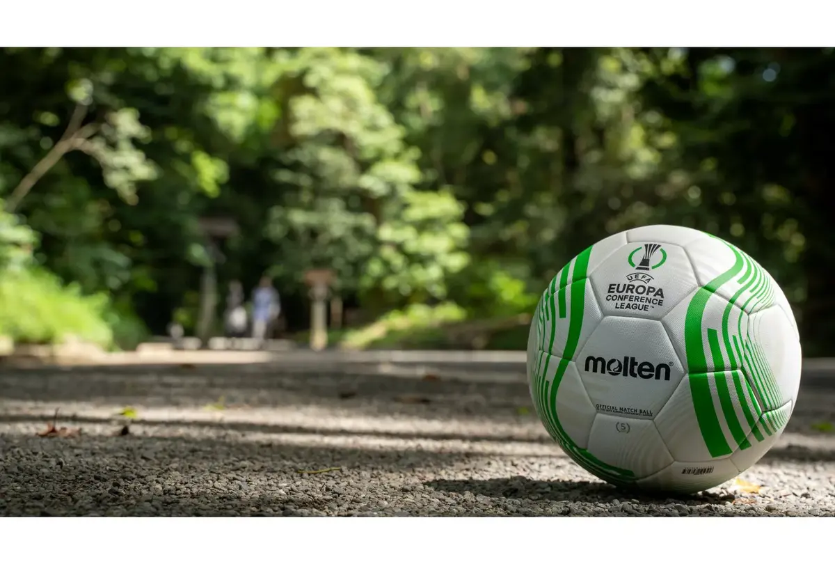 Football ball MOLTEN F5C5000 size 5 Photo 2