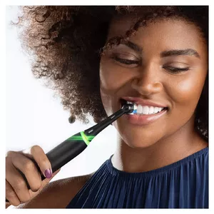 Oral-B iO Series 4 Для взрослых Вибрационная зубная щетка Черный, Белый