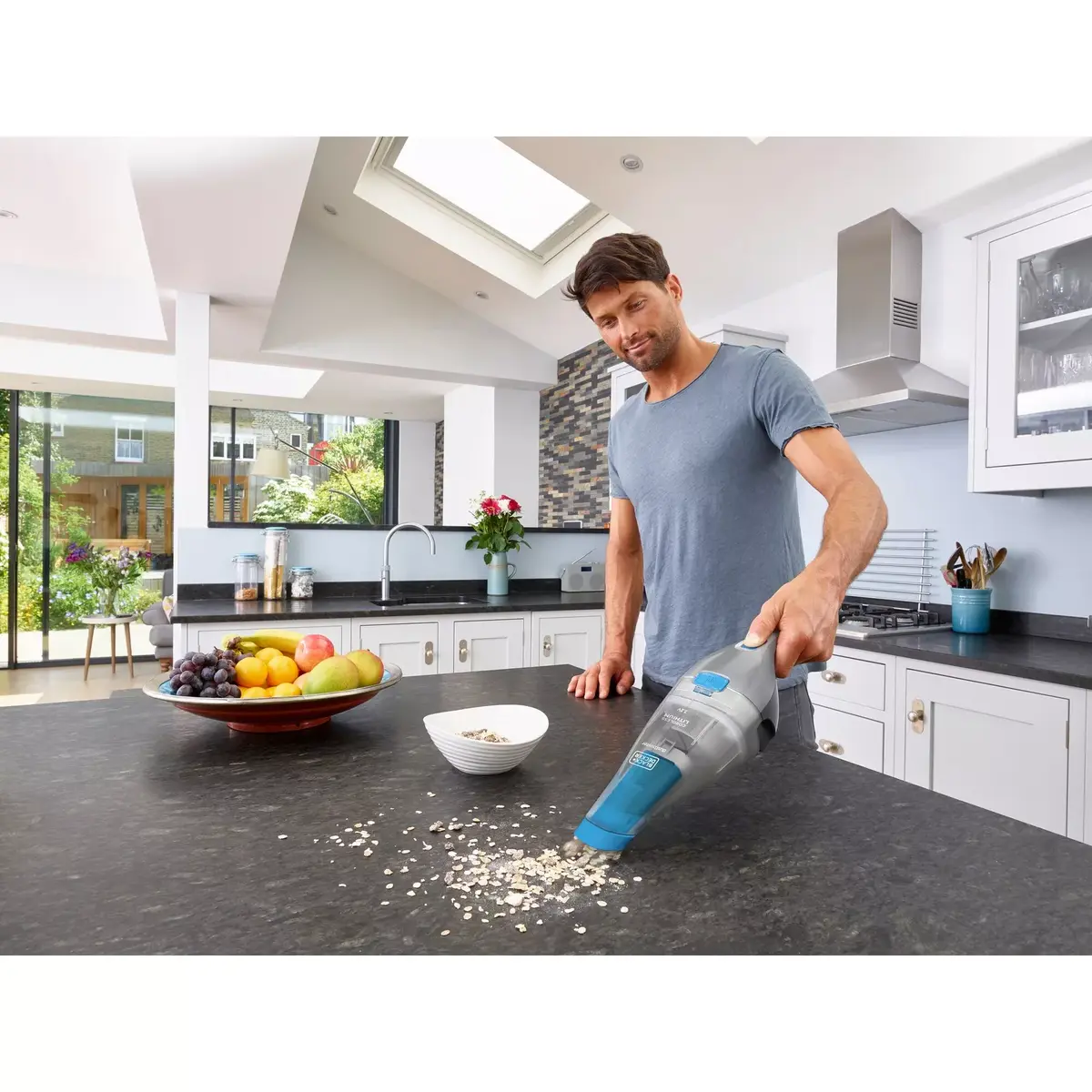 Ручной пылесос Black & Decker NVC215WA-QW Photo 11
