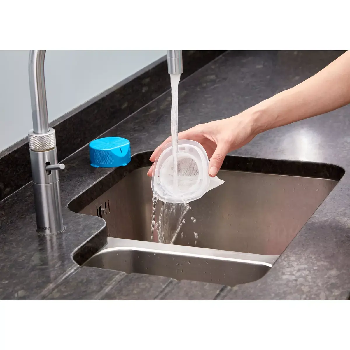 Ручной пылесос Black & Decker NVC215WA-QW Photo 17