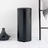 Pedal Bin Brabantia newIcon Round Black Photo 3