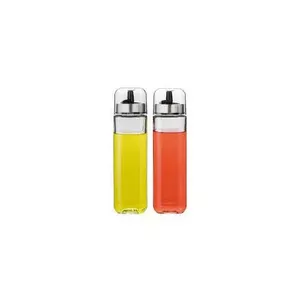 Set of two spices for oil and vinegar. Glass containers. Size: 5.2 x 5.2 x 19.2cm. 270ml capacity.