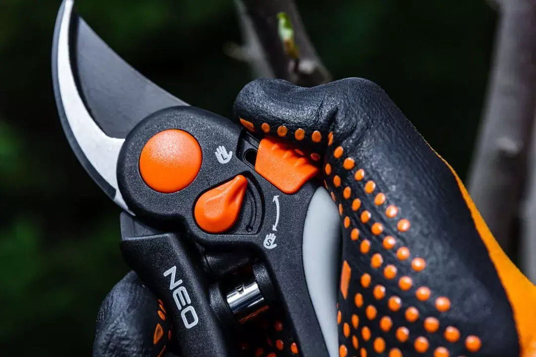 Секатор NEO tools 15-202 Photo 7