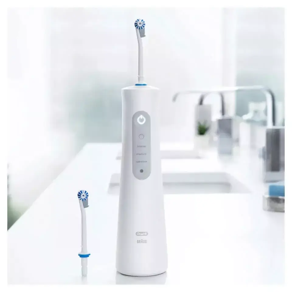 Ирригатор Oral-B AquaCare 6 Pro-Expert Photo 8