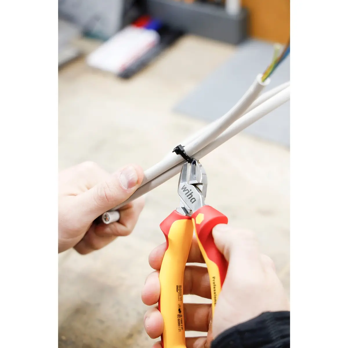 Diagonal pliers wiha 43463 — 18 cm Photo 7