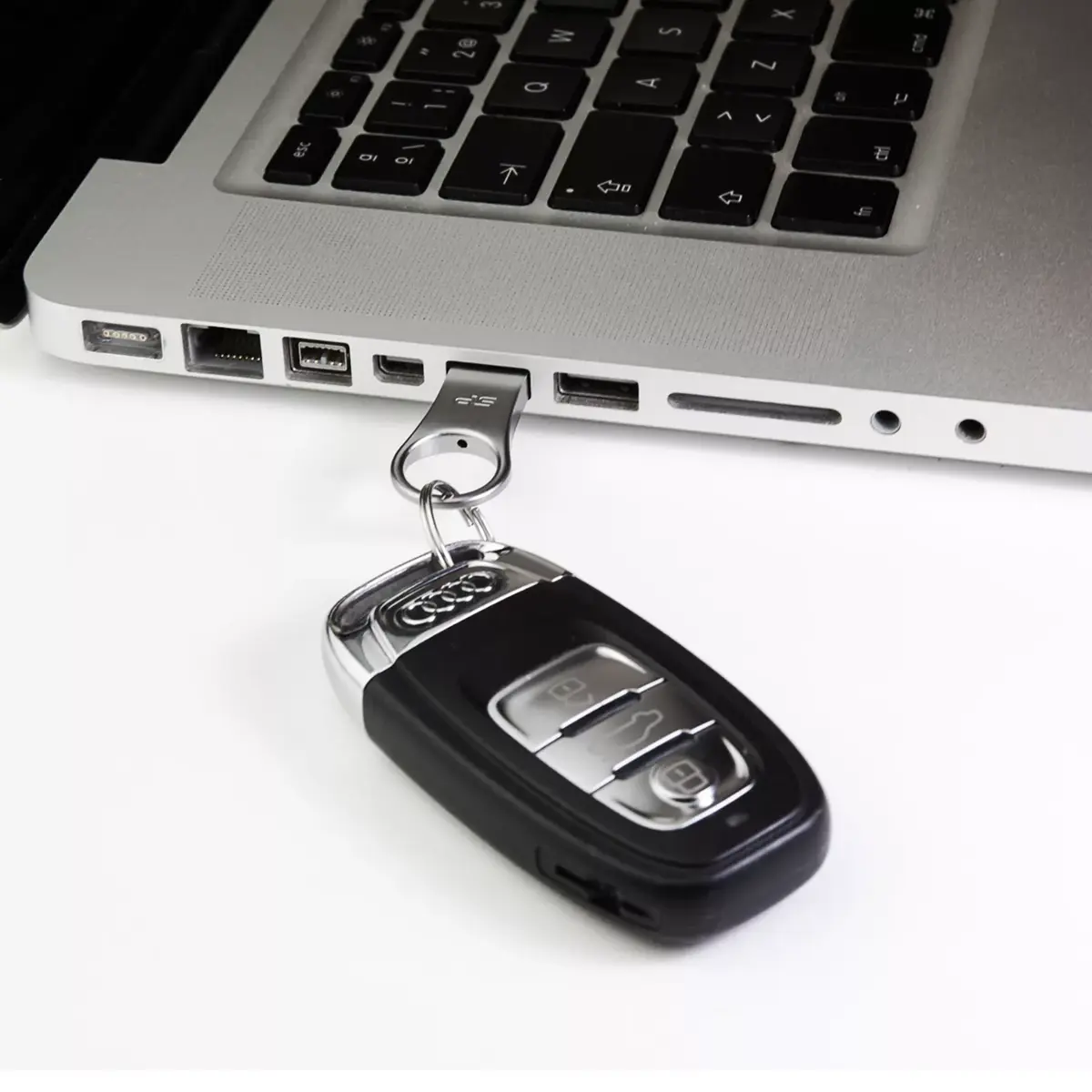 USB флеш-память Silicon Power 32 ГБ Jewel J80 Photo 2