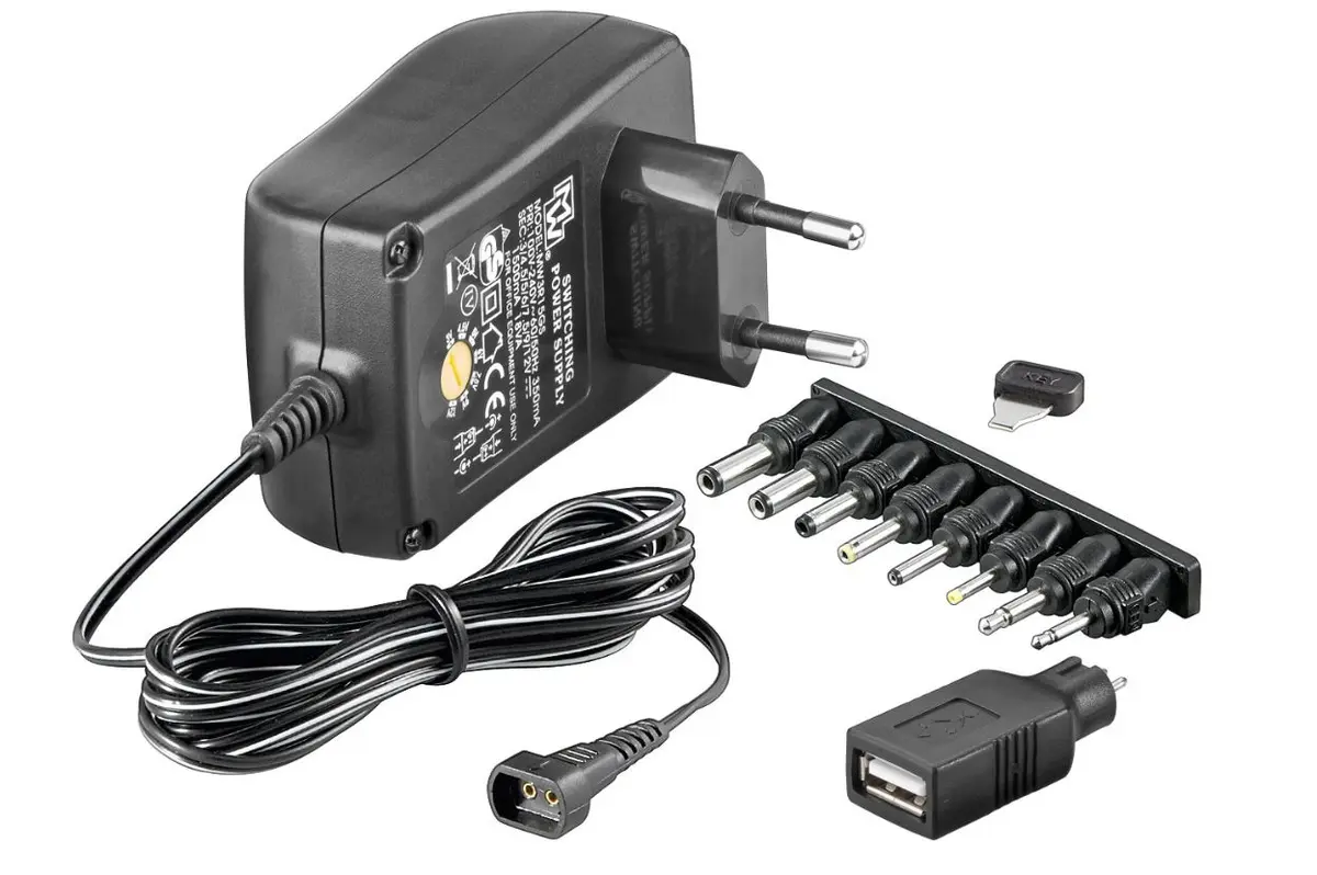 MicroConnect PETRAVEL30 Strāvas adapteris un invertors