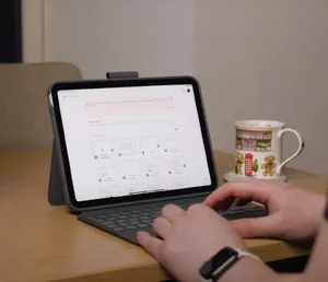 Klaviatūra Logitech Combo Touch QWERTZ Vācu Smart Connector Pelēka