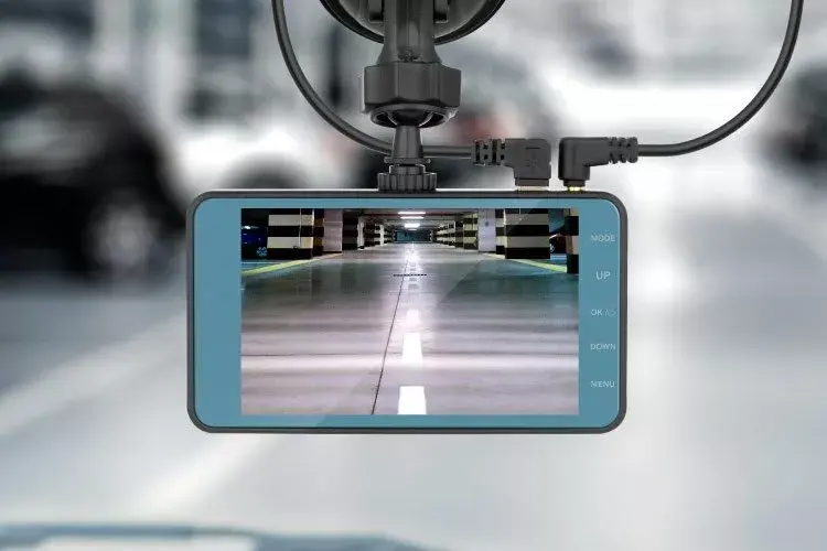 Peiying D180 auto DVR ar aizmugures kameru Photo 5
