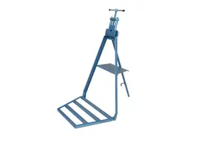 Тиски для труб Kuźnia Sułkowice Pionier со стойкой, диапазон 1/8–2" (модель 1-746, MPN T-29+STO)