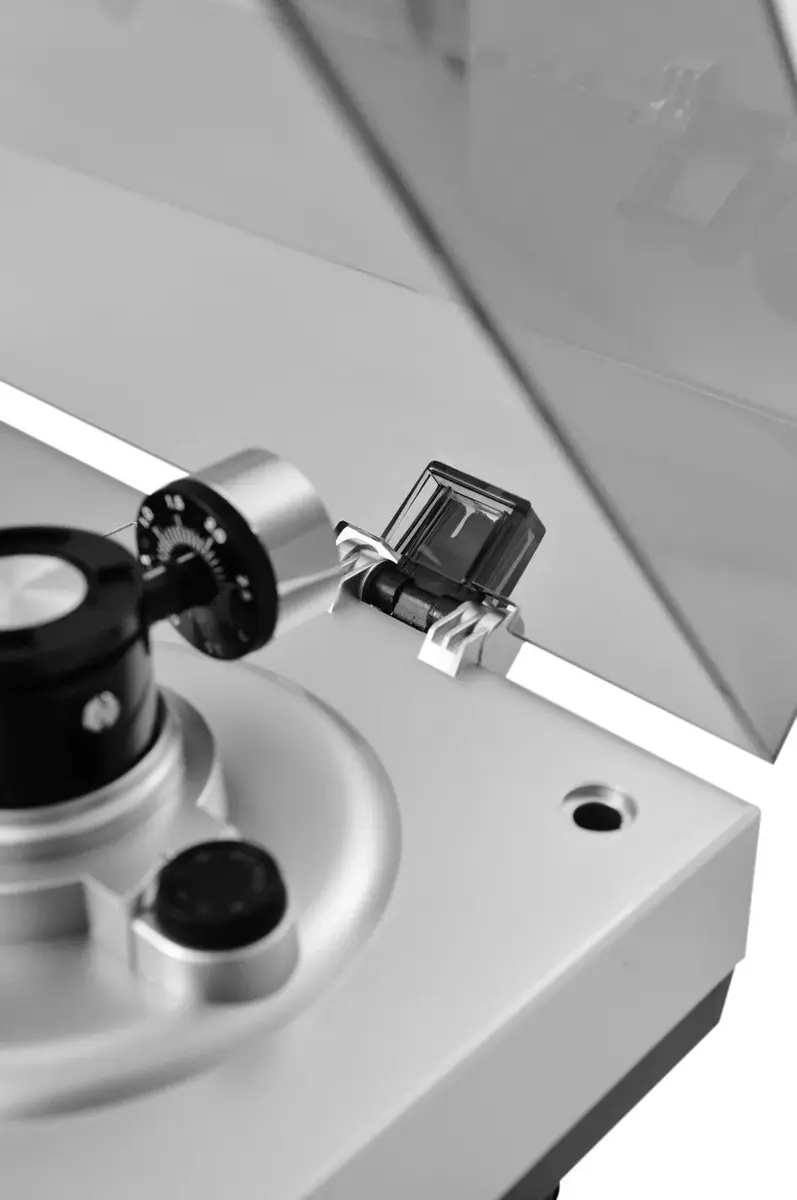 Belt-drive DJ turntable Omnitronic BD-1350 Photo 11