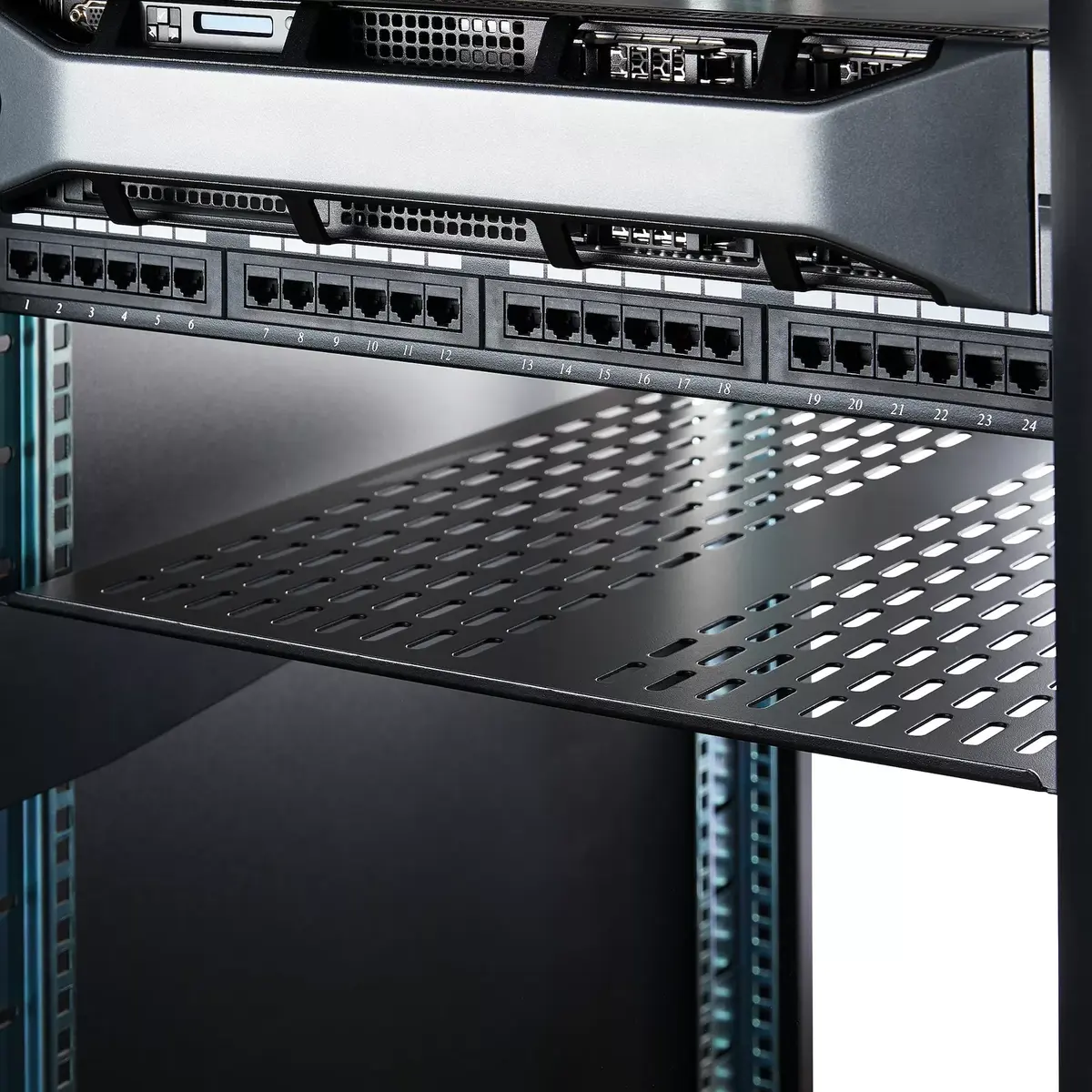 2U Vented Rack Shelf StarTech CABSHELF22V Photo 11