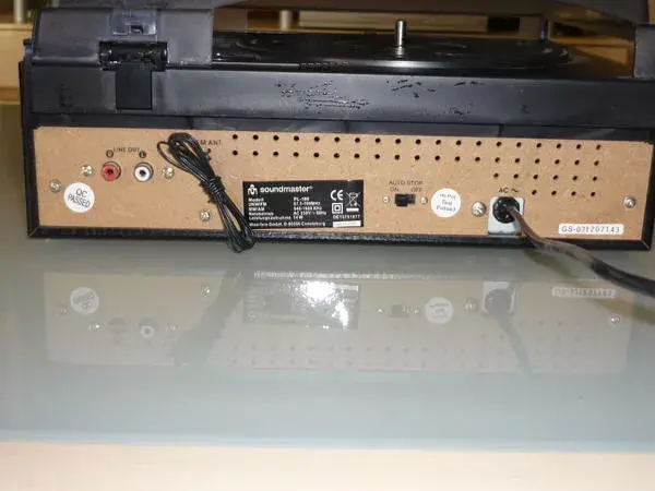 Soundmaster PL 186 tabletop radio Photo 2