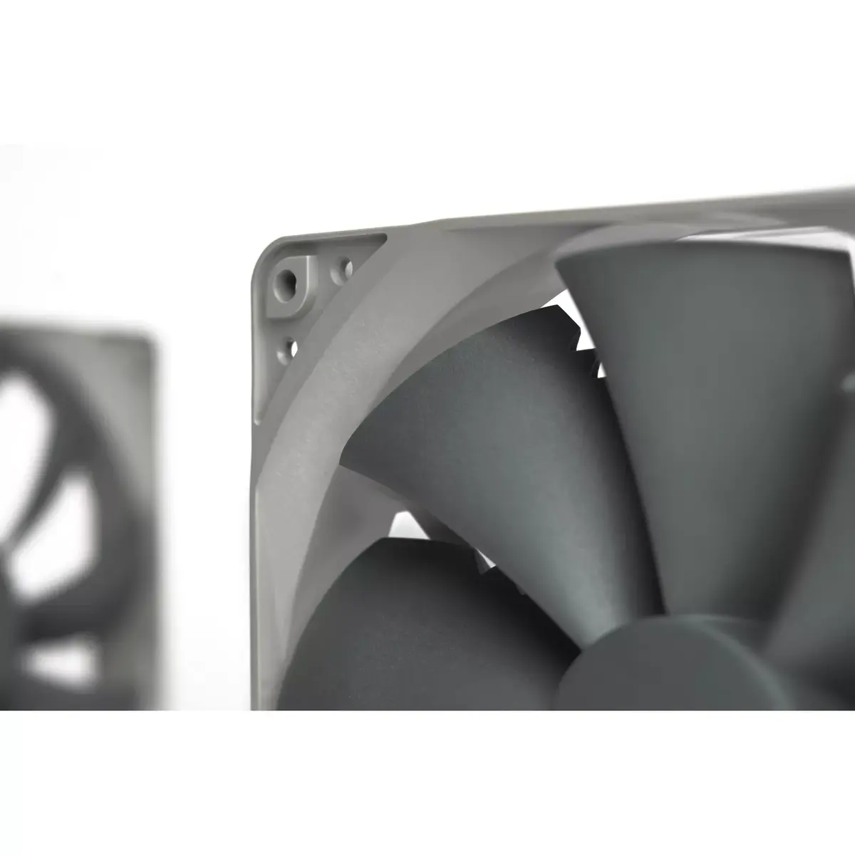Noctua NF-P14S REDUX-1500 PWM 140 мм вентилятор Photo 4