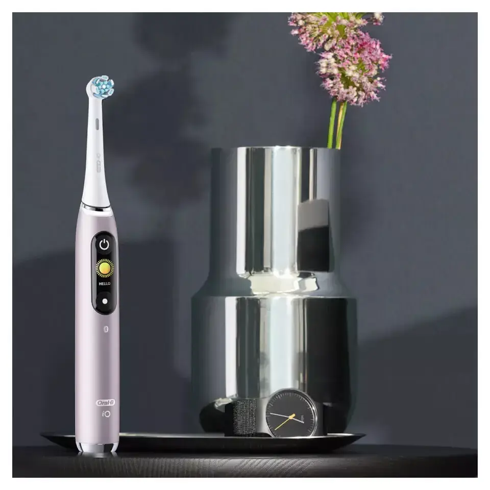 Электрическая щетка Oral-B iO 9 Photo 4