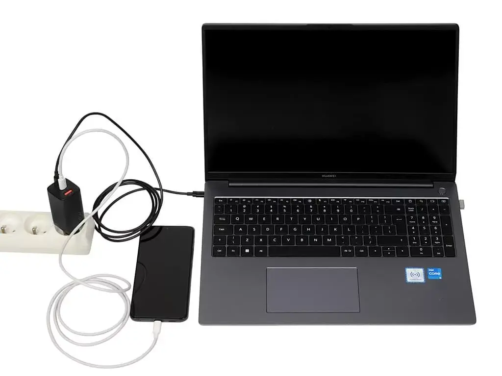 Lādētājs IBOX ILUC65B — 65 W, 3x USB Photo 4
