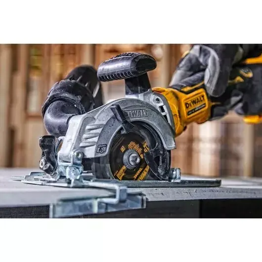 Circular Saw DeWALT DCS691N-XJ Photo 12