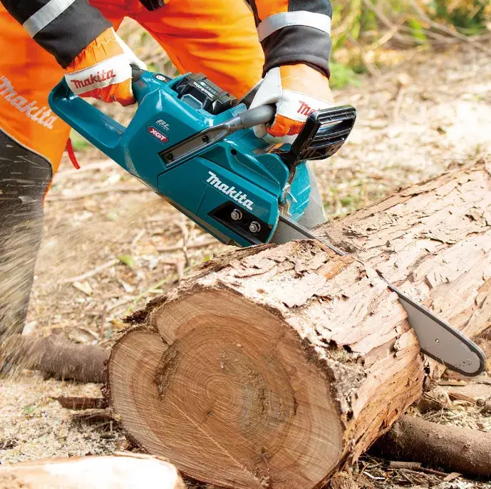 Makita UC013GZ chainsaw 40V brushless 45 cm Photo 4